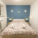 Downtown Spacious With Balcony - Two Bedroom With Balcony Apartma *