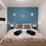 Downtown Spacious With Balcony - Two Bedroom With Balcony *