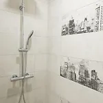 Downtown Spacious With Balcony - Two Bedroom With Balcony Apartma *