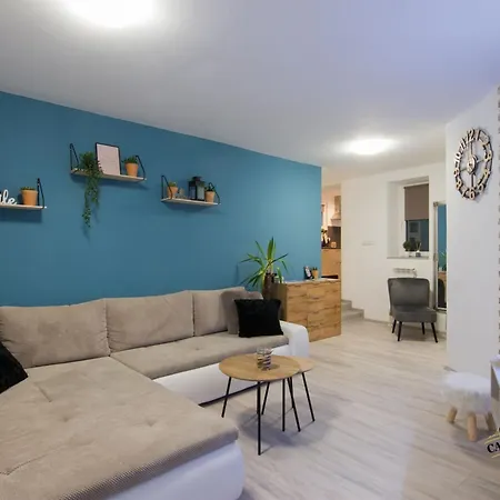 Downtown Spacious With Balcony - Two Bedroom With Balcony Apartma *