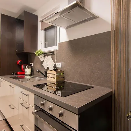 Downtown Spacious With Balcony - Two Bedroom With Balcony