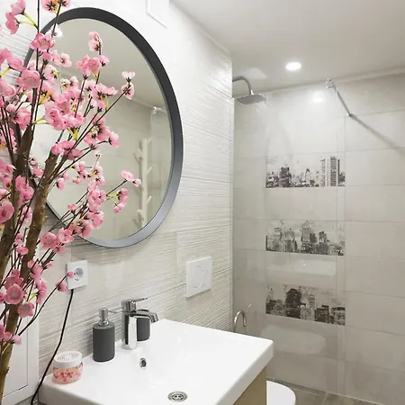 Apartamento Downtown Spacious With Balcony - Two Bedroom With Balcony Koper