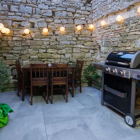 Downtown Spacious With Balcony - Two Bedroom With Balcony Koper