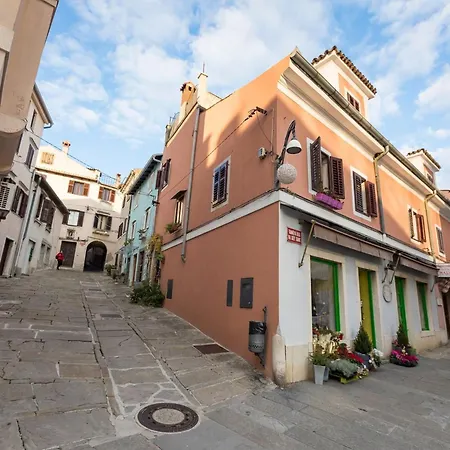 Downtown Spacious With Balcony - Two Bedroom With Balcony Apartment Koper