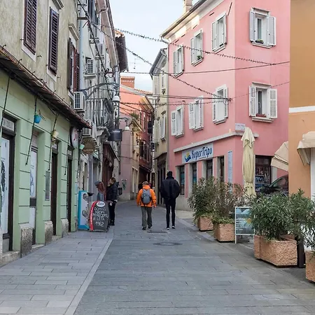 Lejlighed Downtown Spacious With Balcony - Two Bedroom With Balcony