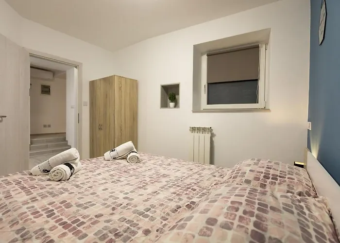 Downtown Spacious With Balcony - Two Bedroom With Balcony *