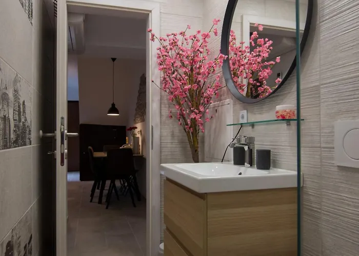 Downtown Spacious With Balcony - Two Bedroom With Balcony Koper